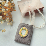 ミモザ刺繍のトートバッグ