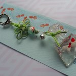 金魚のキーホルダー　（緑グラデ）
