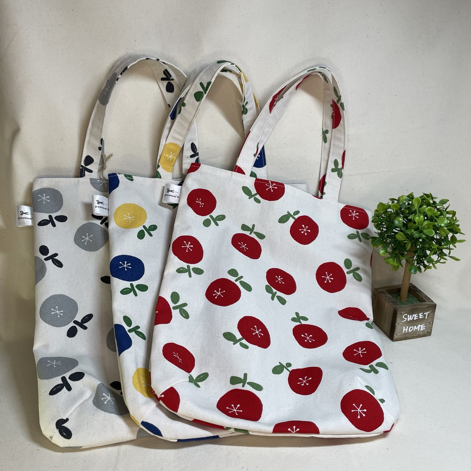 ハンドメイド 角丸トートバック 618 うねうねごろごろ : Powered