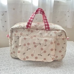 限定SALE⭐︎おしりふき一体型おむつポーチ　お着替えポーチ　さくらんぼ柄