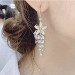 【金アレ対応】フラワー×ビジューのタッセルピアス/イヤリング    ゴールド　