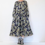 ミモザのブーケ＊春の草花柄　長袖ワンピース＊勿忘草＊ゆったりフリーサイズ＊コットン100％起毛＊ダークネイビー