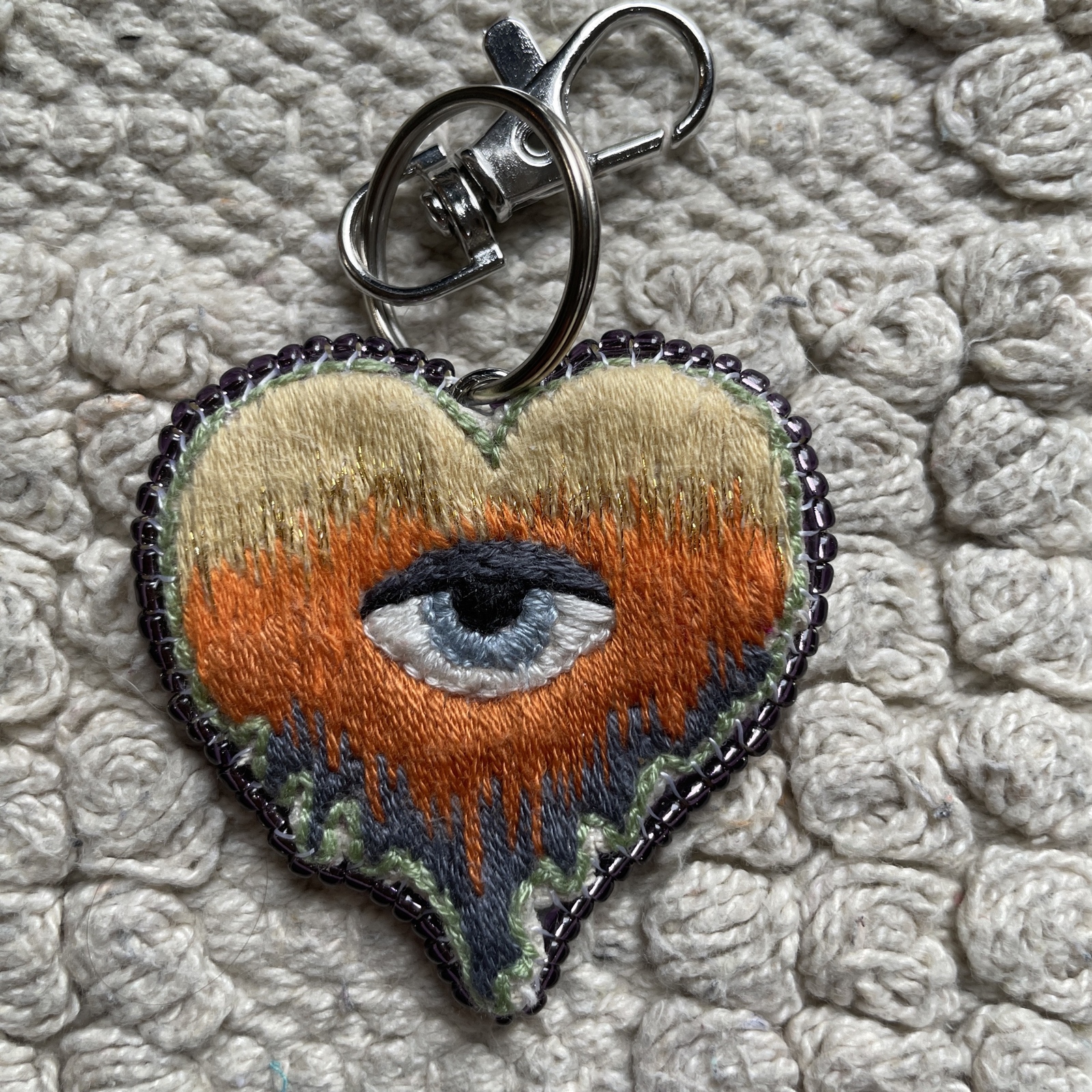 刺繍 ハート キーホルダー - naaaana22 | minne byGMOペパボ