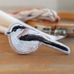 エナガの刺繍ブローチ
