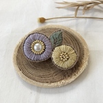 drops flower〜花の刺繍ブローチ