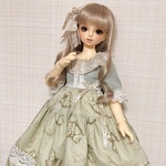 SDMサイズ  木漏れ日ドレス　木馬グリーン