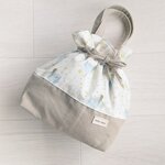 【acufactum】天使の少女と刺繍生地の持ち手付き巾着ポーチ(L)