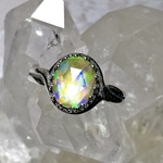 【水晶×レジン】暁の虹『石術唱輪・詠彩煌』花菜