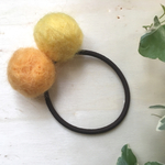 羊毛フェルトのボンボンヘアゴム