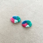 pink×blue刺繍ピアス