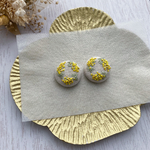 ▷23日 21:00～ 【受注制作】ミモザ刺繍の耳飾り〜ナチュラルリネン〜