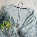 sale!爽やかなブルー系の花柄★バルーン袖ブラウス