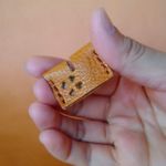 本革キーカバー(キャメル色・クローバー柄)