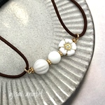 スノーホワイト♡大人ヘアゴム♪天然石　フラワー　