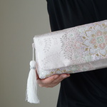 【華紋様　桜色・シルバー シルク 帯リメイク　2Way クラッチバック＆ハンドバック】結婚式、パーティー、お呼ばれの日に。