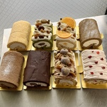 【送料無料！】選べるロールケーキ３品