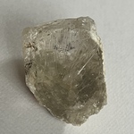 山梨県産乙女水晶.原石.10g.透明度抜群です。