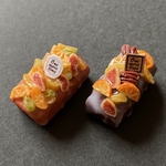 ミニチュア　ツインセットのデコパウンドケーキ