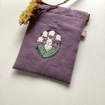 小さなバネポーチ　すずらんとうさぎの刺繍　紫