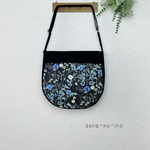 ファスナー開閉♪荷物いっぱい！斜めがけショルダーバッグ♪ リバティ  イルマ使用＊A4
