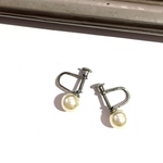 VINTAGE EARRING   上品なミニパールティアード ゴールドヴィンテージ　ゴールドイヤリング　アンティーク  クラシカル　大ぶり　クリップ　ナチュラル　カジュアル　　90年代　