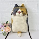 手編みニットのかわいい三毛猫ちゃんの　がま口のスマホポシェット（F）