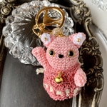 かわいいピンクの招き猫💕右手🙋‍♀️ あみぐるみ　ローズクォーツ