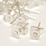100pcs♪4mm皿付きピアス金具/100個/シルバー