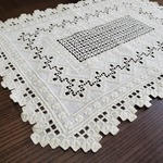 ハーダンガー刺繍のテーブルセンター