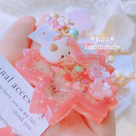 【New】猫ちゃんの桜咲くシャカシャカキーホルダー　ハンドメイドレジン　キーホルダー　ハンドメイドキーホルダー　春　猫　シャカシャカキーホルダー　シャカシャカ　シェイカー　桜　ゆめかわ　