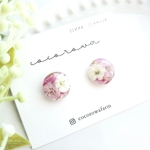 小粒 かすみ草  ドライフラワー 耳飾り  ( 母の日 に おすすめ ) ♡ レジン ピアス / イヤリング ・ 金属アレルギー対応 ・ ギフト ・ プレゼント