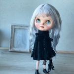 黒のフリル袖ミニワンピース　ネオブライスサイズ