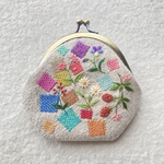 リネンと四角い刺繍のコラージュがま口7