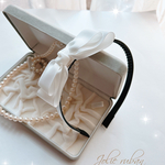 白リボンカチューシャ　キッズ　こども　発表会、フォーマル　結婚式　セレモニーにも