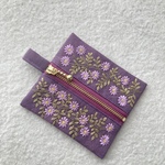 リネンと刺繍の野の花のファスナー付小物入れ4 スクエア型