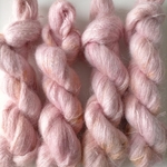 手染め毛糸 いちごくらぶ  Mohair 420m 50g