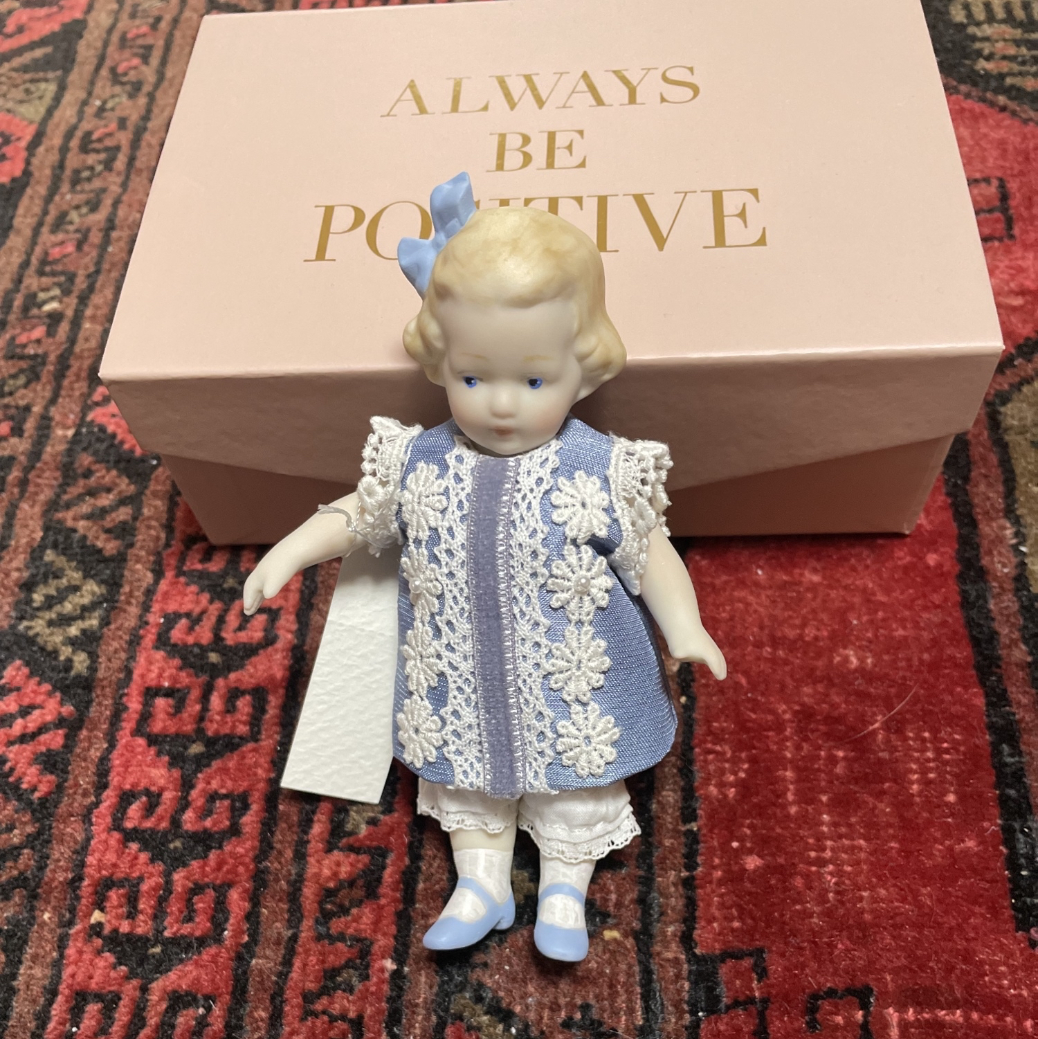 ちびくま工房　忘れな草ちゃんのプレゼンテーションbox　ビスクドール ちびくま工房 忘れな草ちゃんのプレゼンテーションbox ビスク
