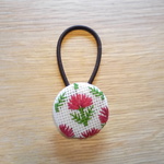 刺繍くるみボタンのヘアゴム  