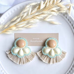 【再販】【送料無料】ナチュラルタッセルピアス/イヤリング【大ぶりピアス】【刺繍ピアス】 【ナチュラルイヤリング】【大ぶりピアス】【ビーズピアス】