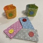  〈再販〉手作り・布・短く大きいつながるボタン7本セット