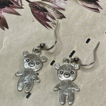 852.メタリックくまさんが可愛いピアス