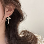 ピアス　アクセサリー　ブライダル　ウェディング　結婚式　ブライダルアクセサリー　リボン　りぼん　ウェディングアクセサリー　韓国　シンプル　フォーマル　　NAT-0238