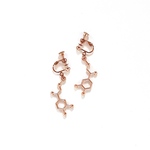 アドレナリンの構造式イヤリング pink gold