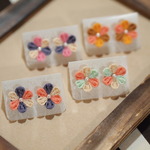 つまみ細工の耳飾り　【ピアス047】