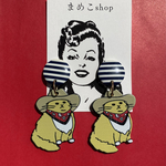 ウエスタン猫とvintageネイビーボーダーピアス✳️イヤリング VINTAGE ヴィンテージ 猫 ねこ 猫ピアス 猫イヤリング 個性的 大ぶり レトロ レトロポップ 北欧 古着 アンティーク 