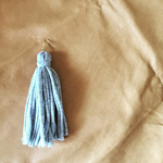 送料込み☆Tシャツヤーンの片耳BIGフリンジピアス