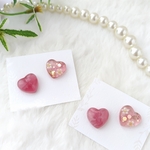 数量限定　ぷっくりマーブルハートの一粒レジンピアス♡　左右デザイン違い♡　１ペア　サージカルステンレス316L　樹脂ピアス　アレルギー対応　パール　揺れない　キラキラ　ピンク　赤　シンプル　母の日