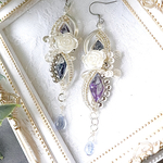 ネイビー＆シェルパープルの薔薇のワイヤーピアスorイヤリング♪ No.392 結婚式　ライブ　イベント　デート　パーティー　ウエディング　揺れる　ロング　ワイヤーラッピング