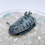 Uo165［サバトラ］宇宙を宿すガラスのウミウシ