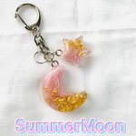 レジンキーホルダー　  SHOP【SummerMoon】オリジナルキーホルダー🌙ヌーディピンク×金箔　ぷくっとうる艶～パール加工～